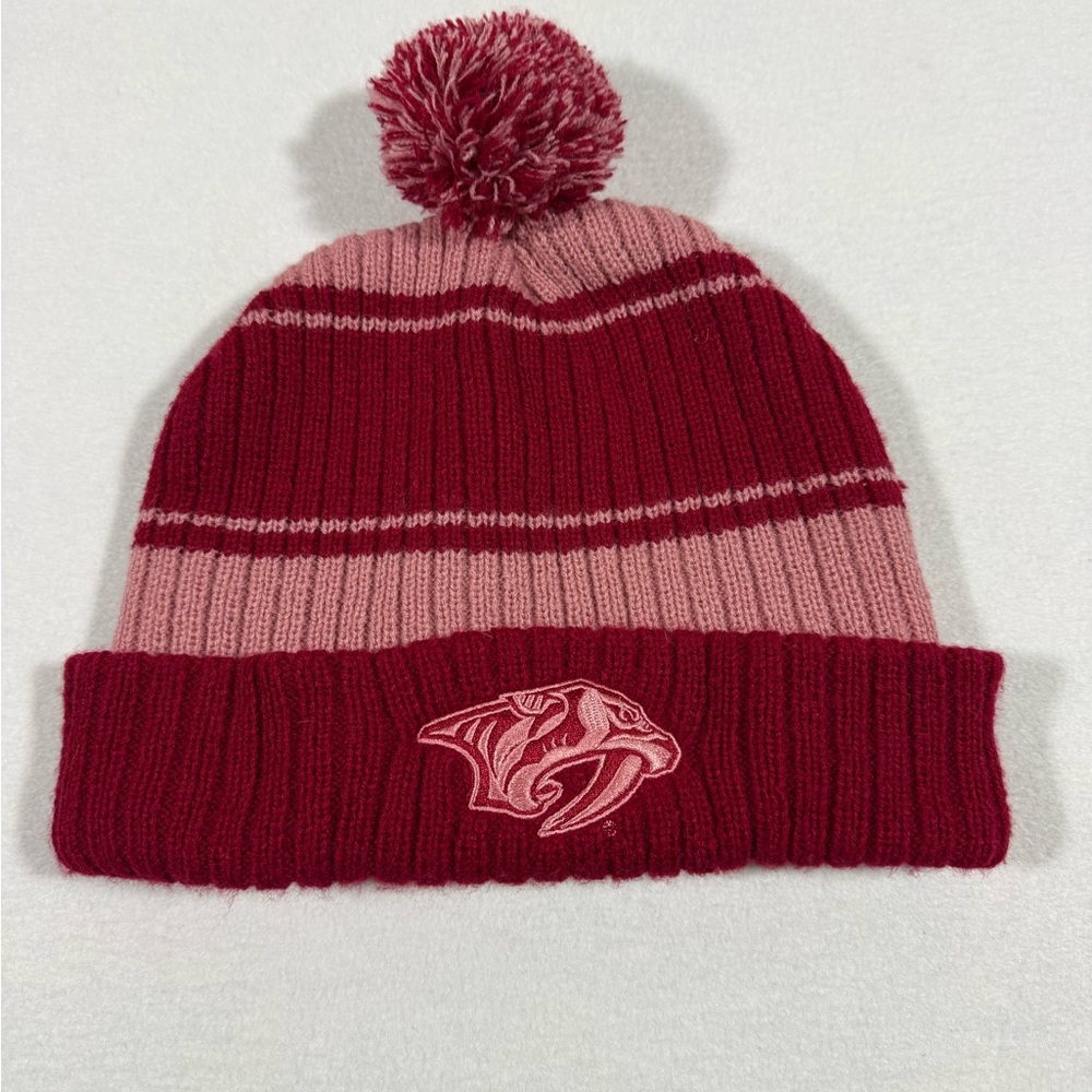 Nashville Predators NHL Winter Hat Strawberry EUC Adult One Size